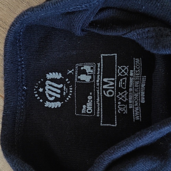 🎉HP🎉 EUC Dunder Mifflin onesie - Picture 3 of 3